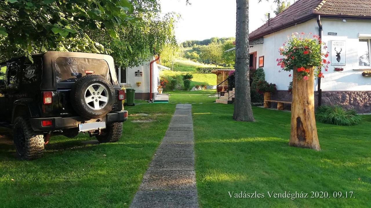 Vadászles Vendégház Apartamento Bukkszentmarton Exterior foto