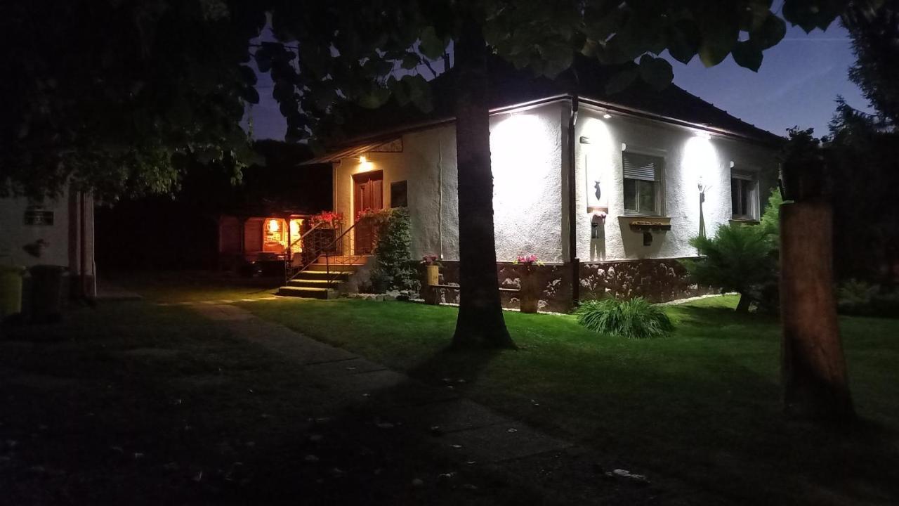 Vadászles Vendégház Bukkszentmarton Exterior foto