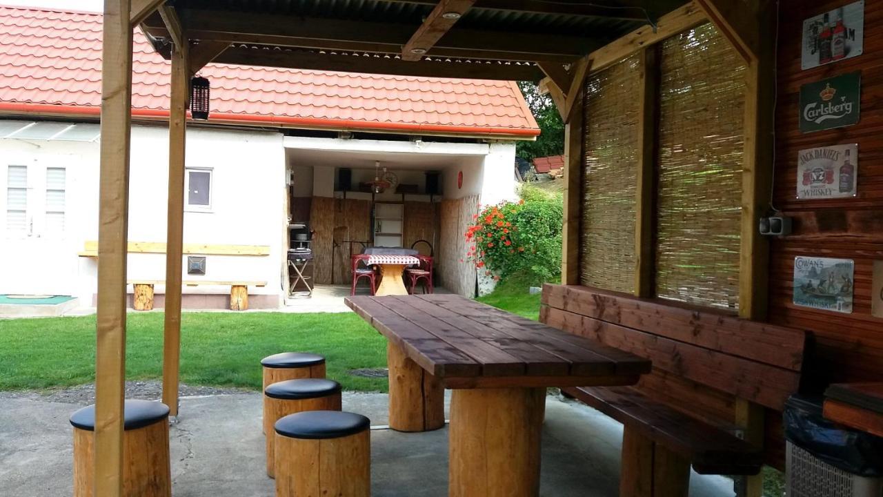 Vadászles Vendégház Bukkszentmarton Exterior foto