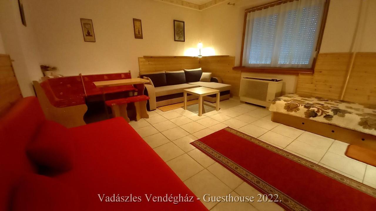 Vadászles Vendégház Apartamento Bukkszentmarton Exterior foto