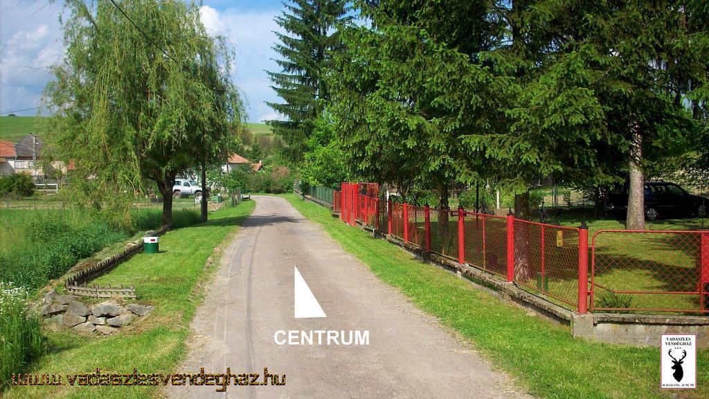 Vadászles Vendégház Bukkszentmarton Exterior foto