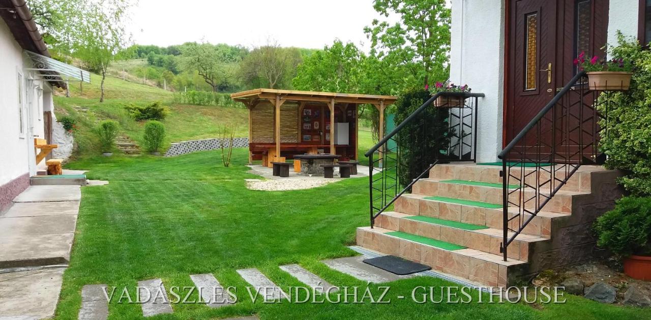 Vadászles Vendégház Bukkszentmarton Exterior foto